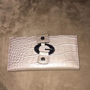Guess wallet